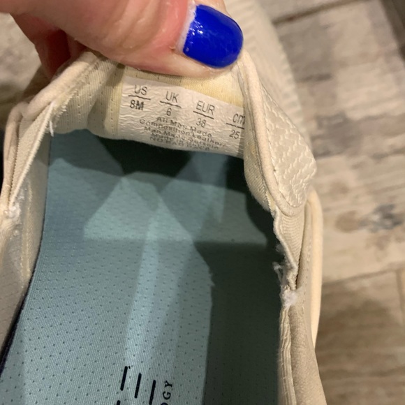 Women’s Dr. Scholl’s slip-on sneakers size 8 - Picture 4 of 6